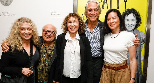 Carol Kane, Danny DeVito, Rhea Perlman, Tony Danza, and Lucy Liu. Photo by Chasi Annexy.