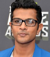 GRABE THIS CAST 😍 Utkarsh Ambudkar who played Donald from Pitch Perfe